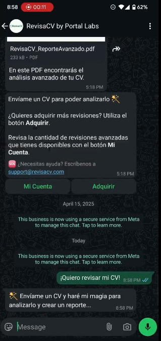 Conversación de WhatsApp con el bot de RevisaCV analizando un CV